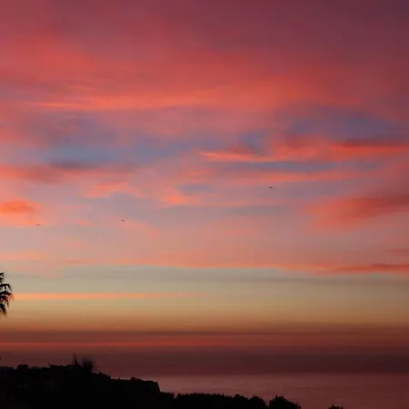 Sea View W Pool, Terrace & Parking *