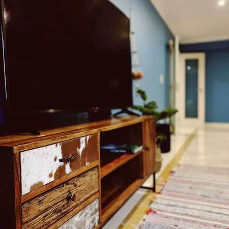 Sea View W Pool, Terrace & Parking Lägenhet *