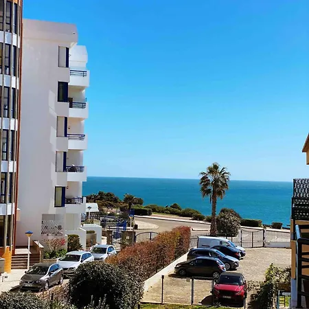 Sea View W Pool, Terrace & Parking Apartment