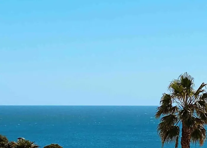 דירה Sea View W Pool, Terrace & Parking *