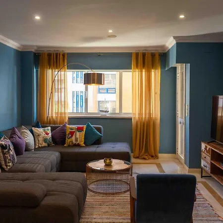 Sea View W Pool, Terrace & Parking Appartamento *